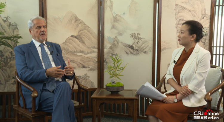 羅馬尼亞前總理訥斯塔塞：中國(guó)九三閱兵是當(dāng)代人的一堂團(tuán)結(jié)必修課_fororder_2