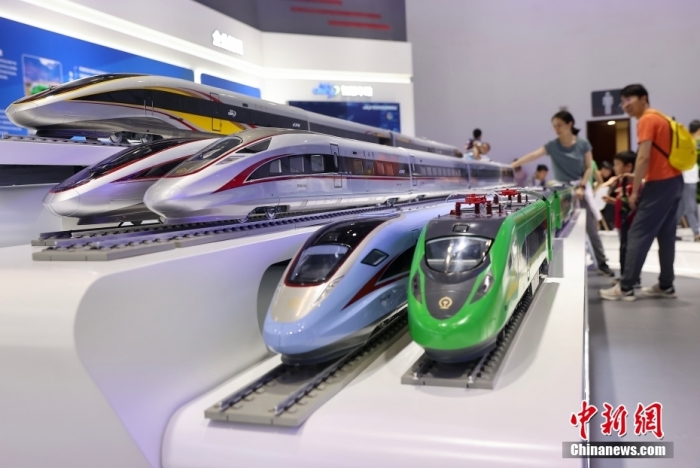 7月13日，第二十六屆北京科博會(huì)在北京國家會(huì)議中心開幕。圖為復(fù)興號(hào)系列動(dòng)車組模型。<a target='_blank' href='/'><p  align=