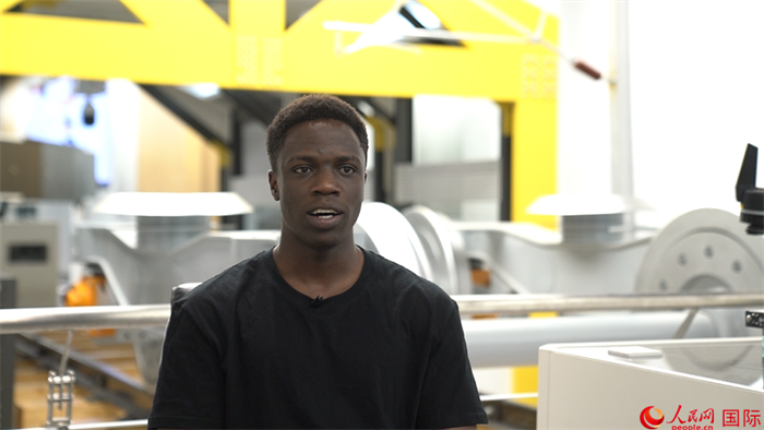 北京交通大學肯尼亞籍留學生阿布接受人民網(wǎng)采訪。人民網(wǎng) 周琳佳 攝