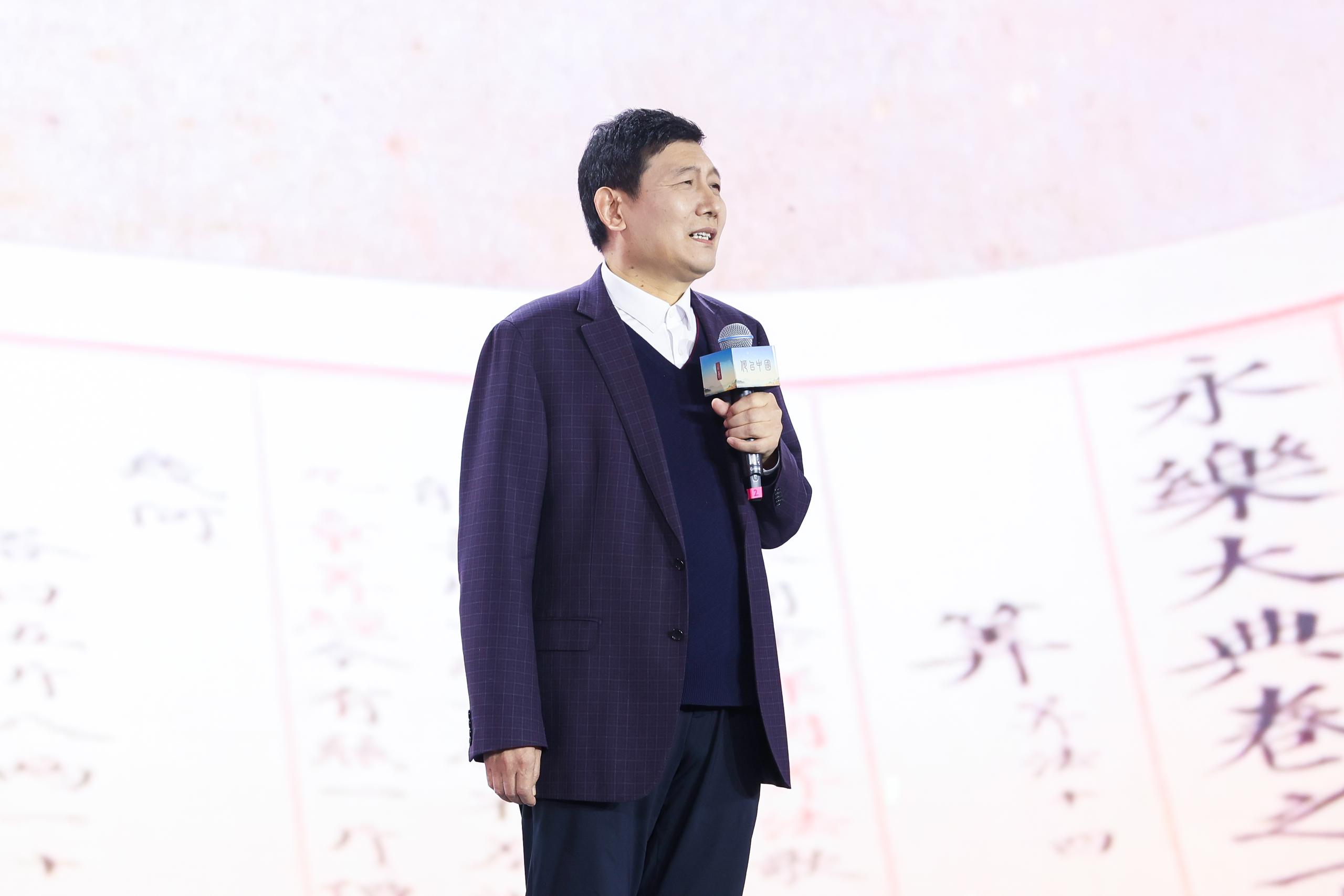 山東大學(xué)文學(xué)院講席教授、《文史哲》主編杜澤遜。人民視頻供圖