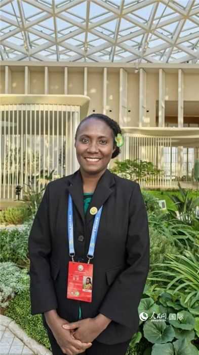 所羅門群島婦女、青年、兒童與家庭事務部新聞發(fā)言人尼祿·凡科莎接受人民網采訪。 人民網 吳詩敏攝