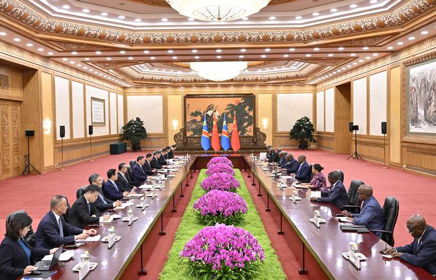 9月2日上午，國(guó)家主席習(xí)近平在北京人民大會(huì)堂會(huì)見來(lái)華出席中非合作論壇北京峰會(huì)的剛果（金）總統(tǒng)齊塞克迪。