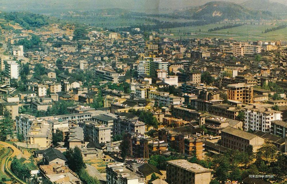 1988年寧德城區(qū)風貌。（圖源：《習近平在寧德》）