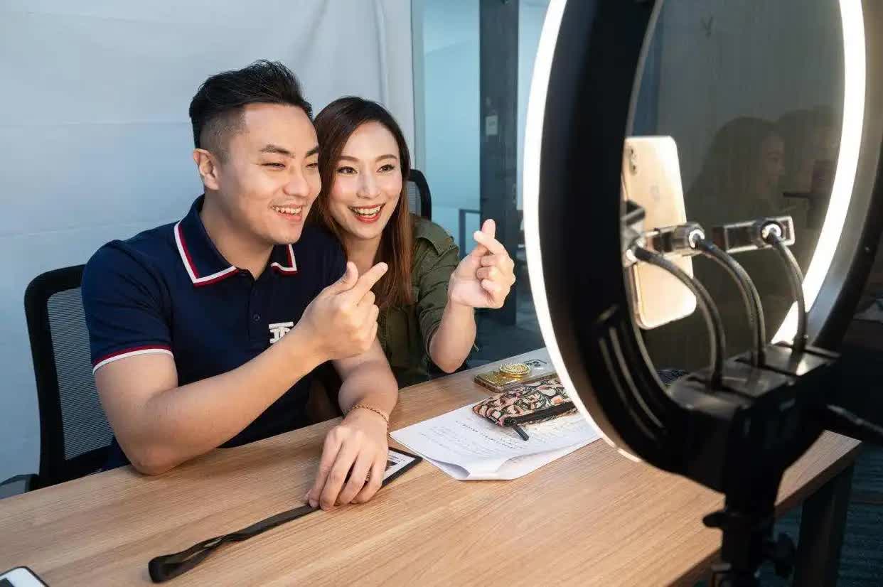 △ 一對在廣州創(chuàng)業(yè)的“港夫廣妻” 。