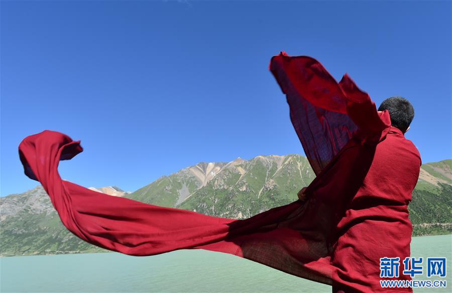 (新華視界)(5)嘉乃玉錯(cuò)的悠閑時(shí)光