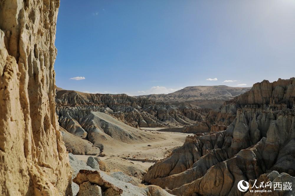 傍晚的札達(dá)土林。人民網(wǎng) 李海霞攝