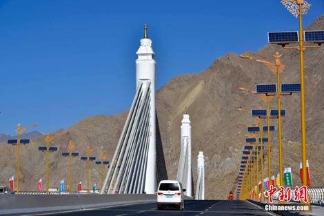 9圖 2013年11月27日納金大橋通車儀式。圖片來源：中新社。.jpg