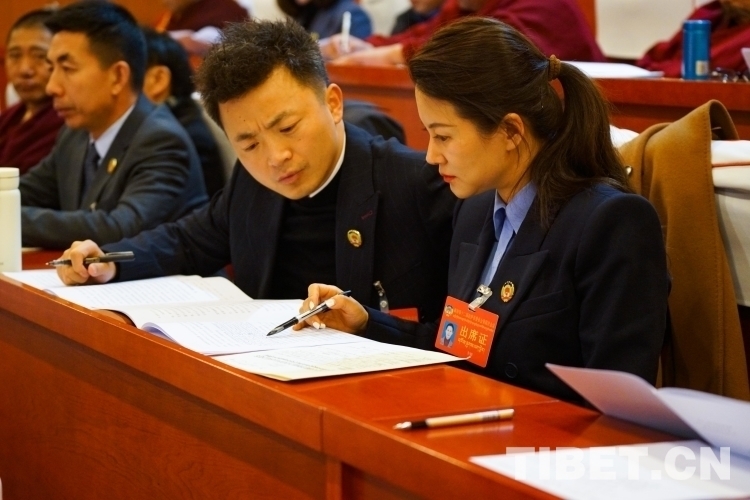 兩會01.jpg 兩會01.jpg