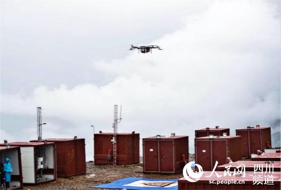 四川甘孜雅江縣引入無人機運輸，拓寬群眾致富增收新渠道。（圖片由雅江縣委宣傳部提供）