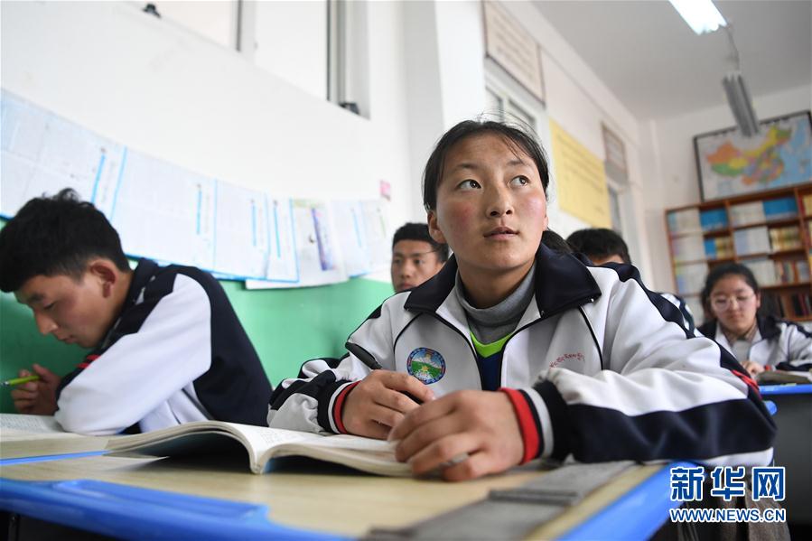 （體育·專題）（21）足球——踢球吧！草原女孩