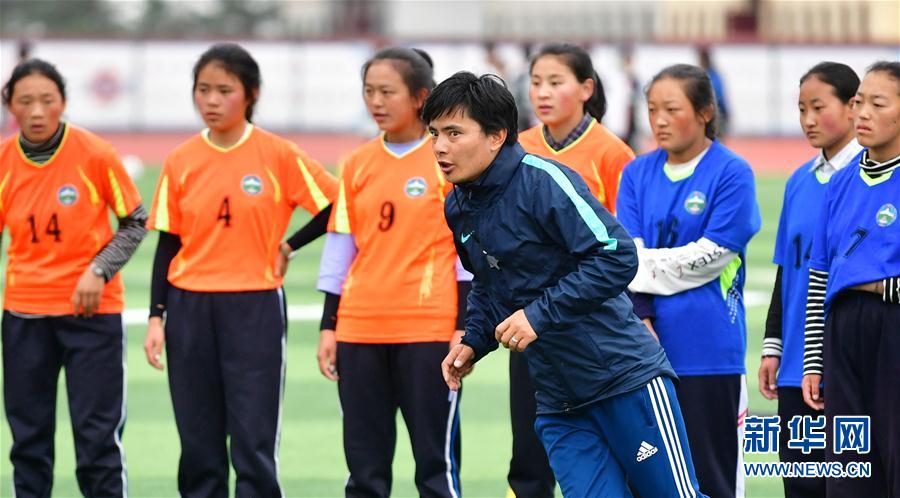 （體育·專題）（16）足球——踢球吧！草原女孩