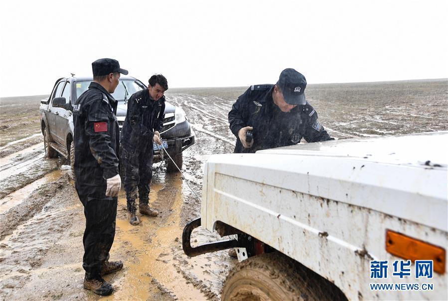 （圖文互動）（4）記者手記：可可西里，“挪”向“藏羚羊大產(chǎn)房”的14個半小時(shí)