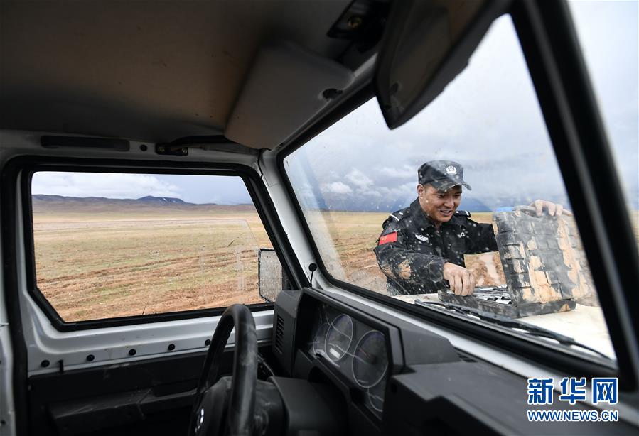 （圖文互動）（2）記者手記：可可西里，“挪”向“藏羚羊大產(chǎn)房”的14個半小時(shí)