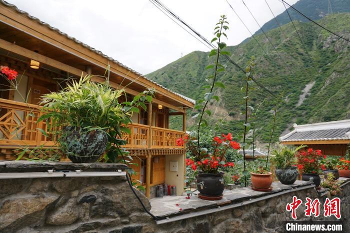 若吉村民宿。　祝歡 攝