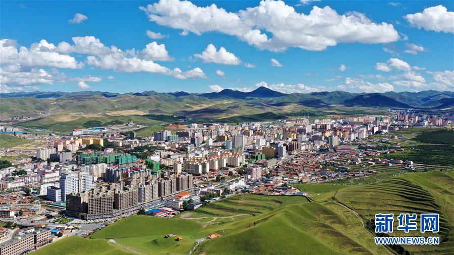 (走向我們的小康生活)(20)飛閱九色甘南香巴拉