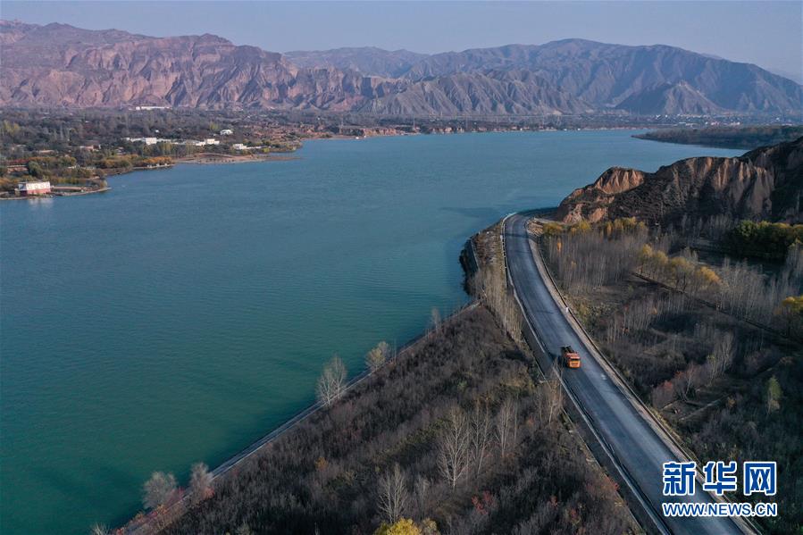 (經(jīng)濟)(4)青海馬康公路進入路面施工階段