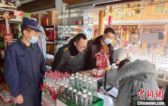 四川海螺溝景區(qū):所有區(qū)域禁止向未成年人出售生火工具