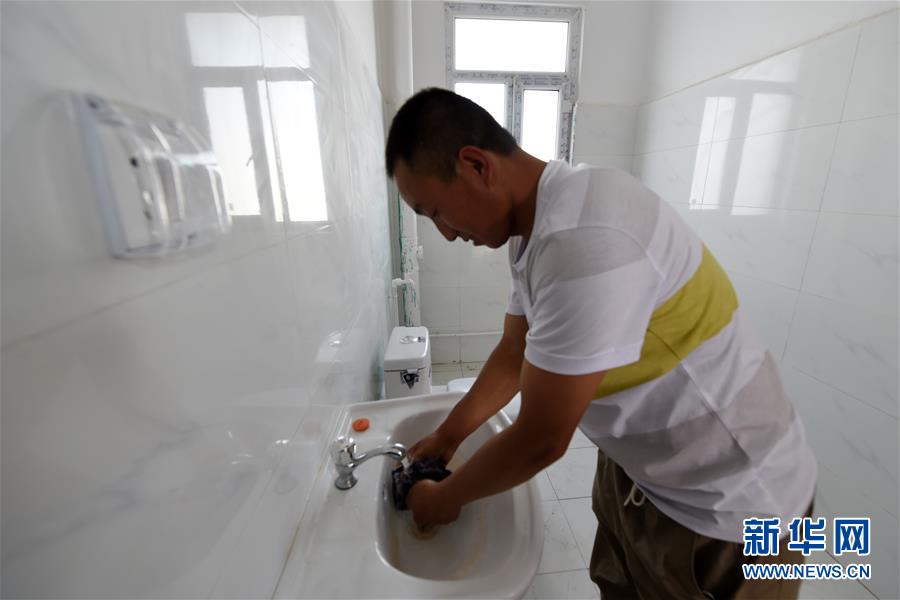 （新華全媒+）（23）千里“挪窩”，踏實開啟新生活