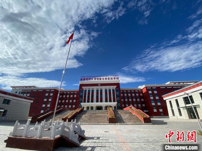 瀾滄江畔開出“教育格?；ā保含F(xiàn)代教育和生態(tài)教育并重