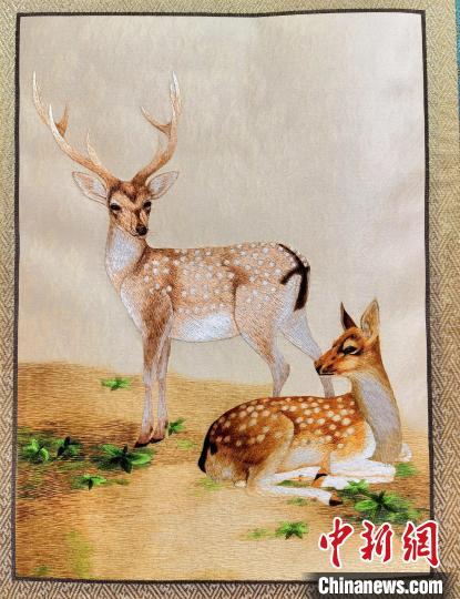 圖為藏繡作品。　祁增蓓 攝