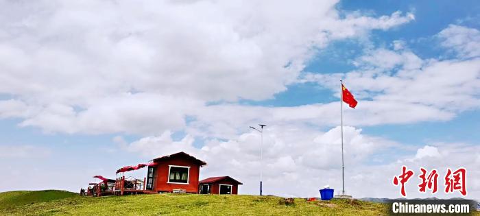 圖為地處同仁市加吾鄉(xiāng)東維村的農(nóng)家樂?！⑿憔?攝