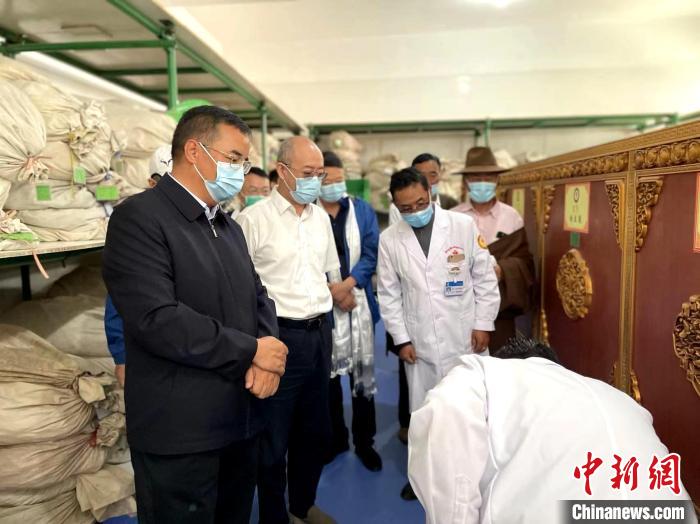 青海：“花式”取經(jīng)，傳承應(yīng)用多項(xiàng)中藏醫(yī)適宜技術(shù)