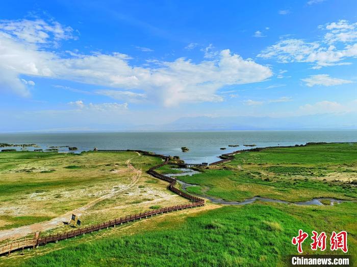圖為航拍都蘭湖國家濕地公園?！∑钤鲚?攝