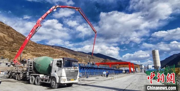 T梁發(fā)運現(xiàn)場?！≈需F八局 供圖