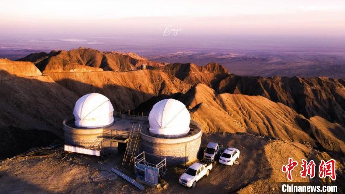 圖為青海冷湖賽什騰山天文臺址日落?！『槲腻?攝