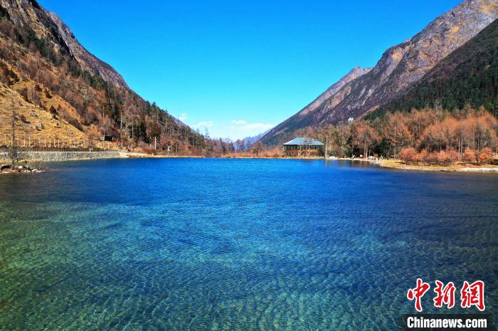 畢棚溝景區(qū)風(fēng)光?！“苍?攝