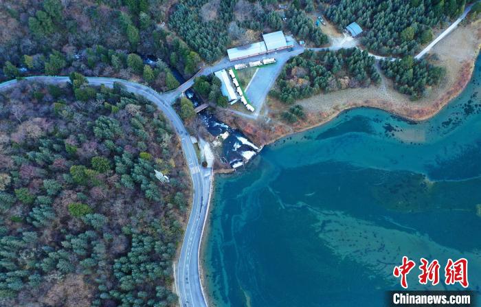 畢棚溝景區(qū)風(fēng)光?！“苍?攝