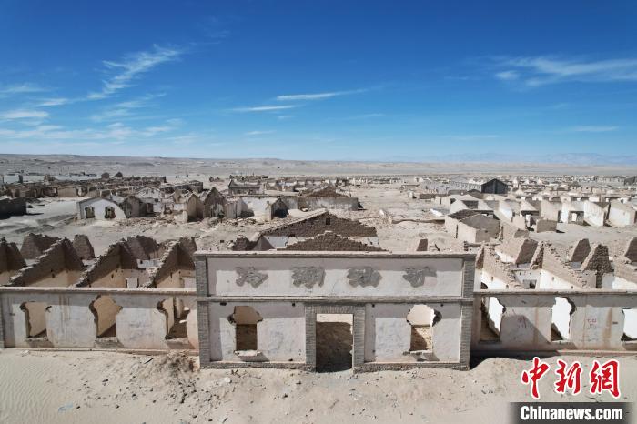 航拍青海省海西蒙古族藏族自治州茫崖市冷湖石油工業(yè)遺址保護(hù)區(qū)?！●R銘言 攝