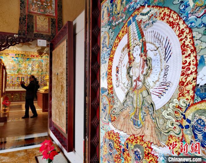 圖為熱貢唐卡。　張?zhí)砀?攝