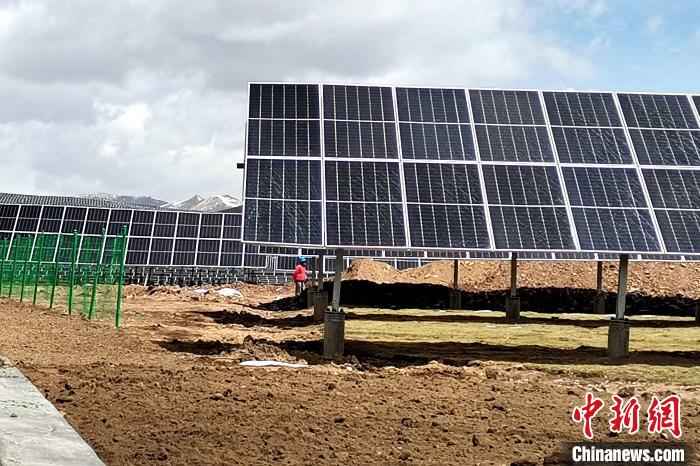 采煤區(qū)變“光伏園”高原“海濱藏城”實現(xiàn)綠色轉型