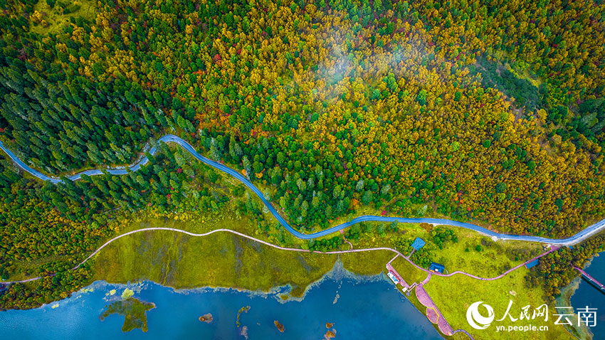 秋日普達(dá)措。格瑪攝