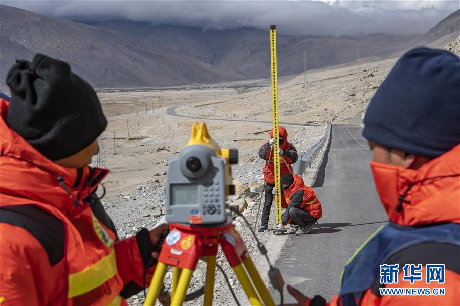 （新華全媒頭條·圖文互動(dòng)）（10）往更高處長(zhǎng)、往長(zhǎng)春北京方向移動(dòng)——來(lái)自海拔8848.86米的報(bào)告