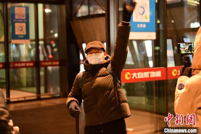 1月9日晚剛到沈陽?！¤F西區(qū)委宣傳部 攝