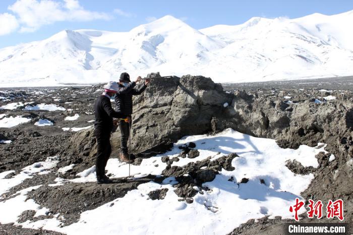 2019年10月冰體融化后遺留下的碎屑物。中科院青藏高原所 供圖
