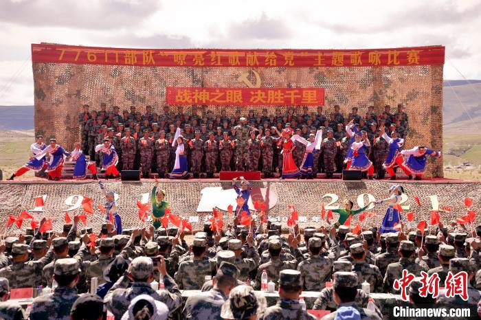 圖為主題歌詠比賽活動現(xiàn)場。　馬成鎖 　攝