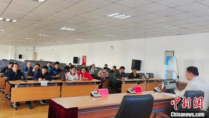 圖為培訓(xùn)會(huì)現(xiàn)場(chǎng)?！∝暽＠?攝