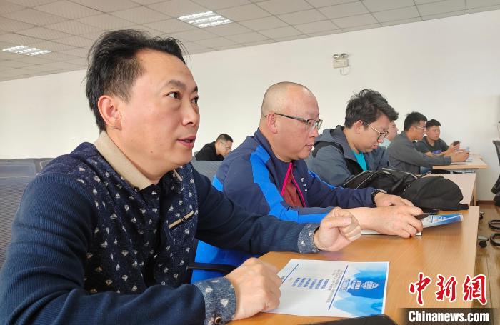 圖為培訓(xùn)會(huì)現(xiàn)場(chǎng)。　貢桑拉姆 攝