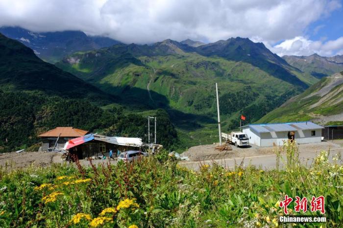 圖為8月6日，玉麥鄉(xiāng)卓嘎、央宗姐妹的牧場風光。 <a target='_blank' ></p><p  align=