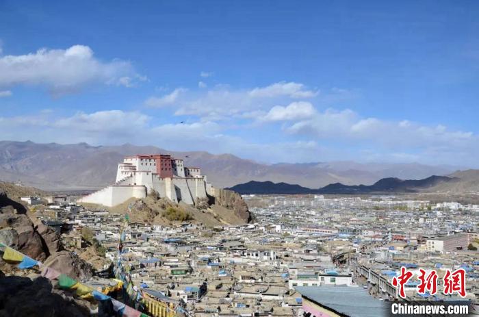 日喀則是“千山之宗，萬水之源”，有著大城市所向往的天然資源?！∪A東師大供圖