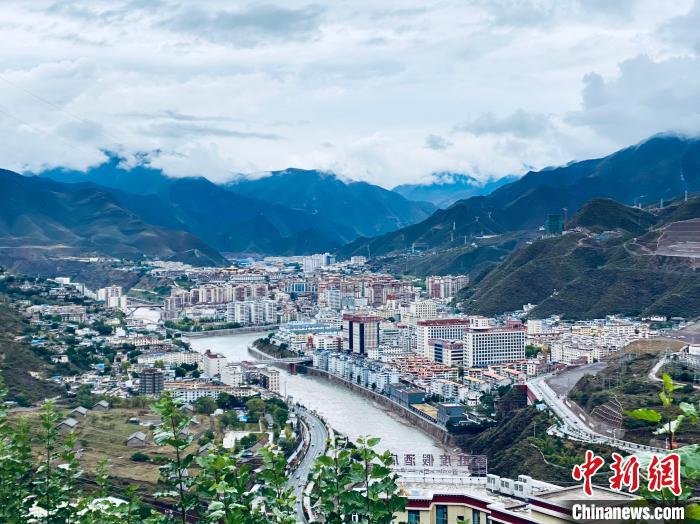 圖為“藏東明珠”昌都?！±罱瓕?攝