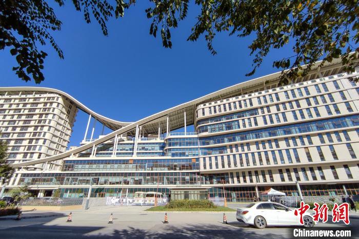 圖為西藏自治區(qū)婦產(chǎn)兒童醫(yī)院，該院填補了西藏沒有省級兒童醫(yī)院(婦幼保健院)的空白?！〗w波 攝