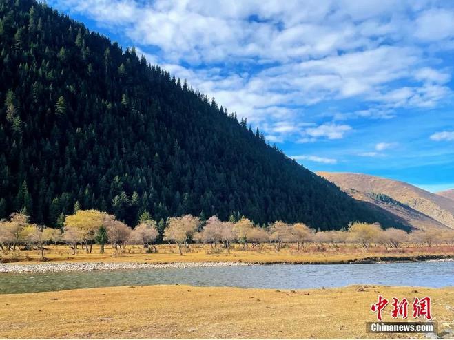 資料圖：西藏類烏齊秋日風(fēng)光。冉文娟 攝