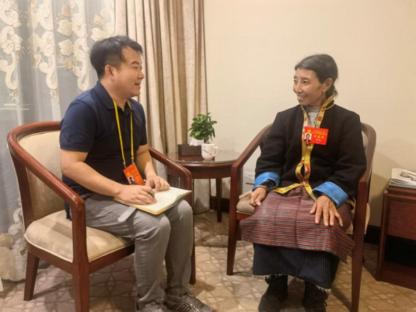 【記者手記Vlog】“守邊的‘阿佳’，您還好嗎”——記者與卓嘎代表再相遇