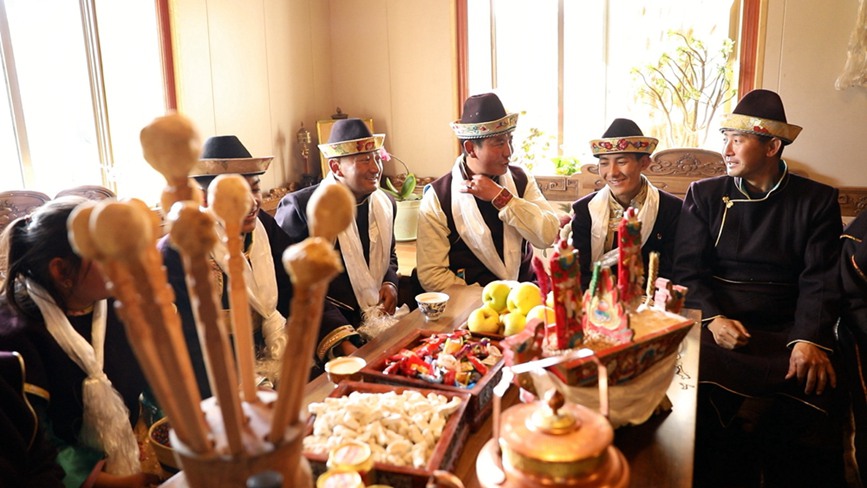 齊聚一堂，迎“古突”之夜。