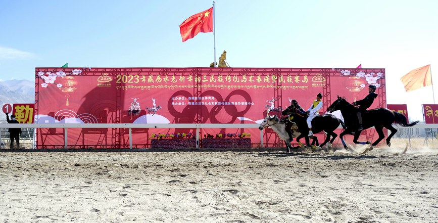 藏歷新年，精彩的馬術(shù)表演。潘多攝