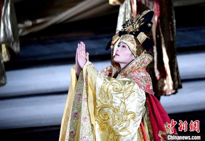 3月17日，西藏拉薩，《文成公主》大型史詩(shī)劇演出現(xiàn)場(chǎng)?！±盍?攝